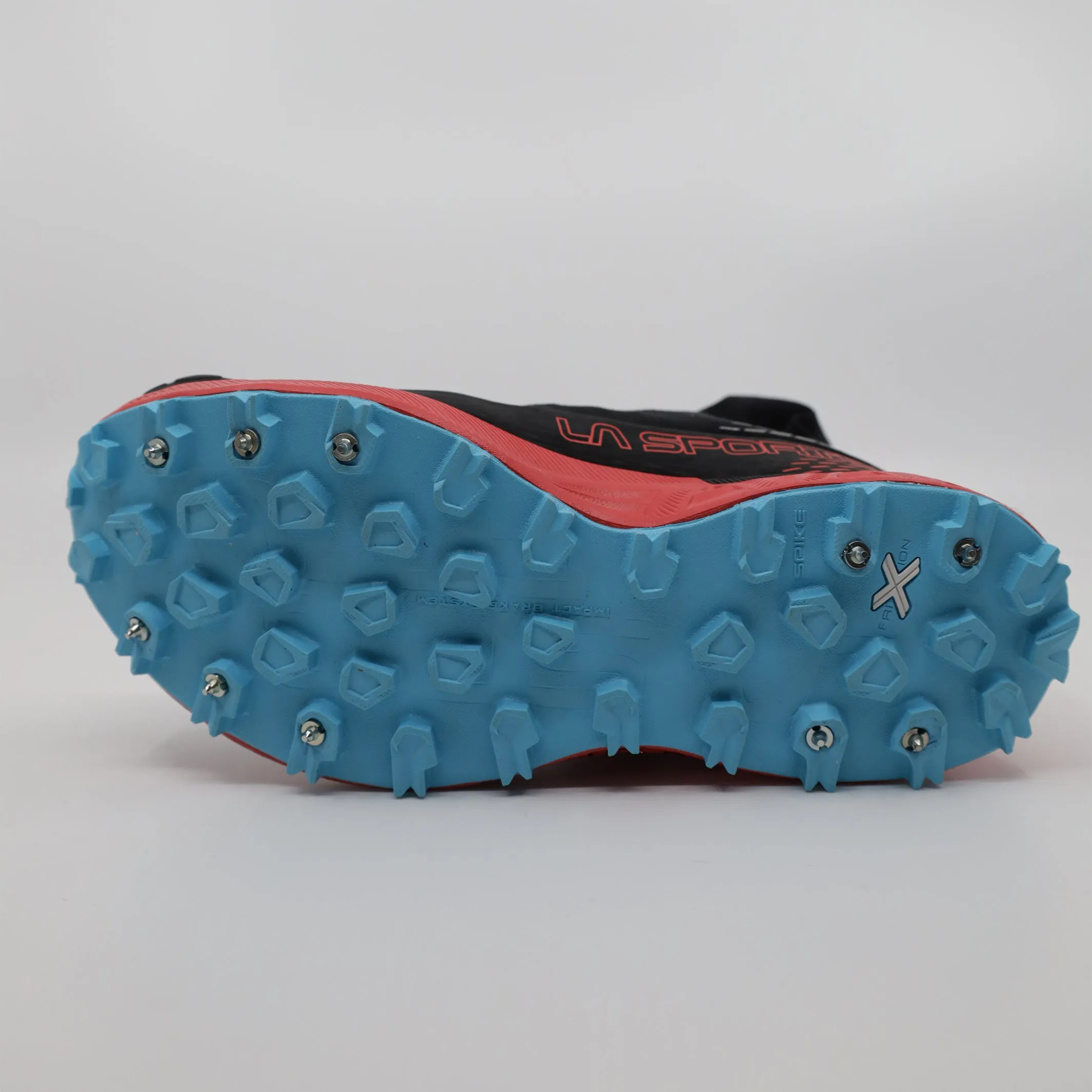 Installation de crampons (Crampons inclus)